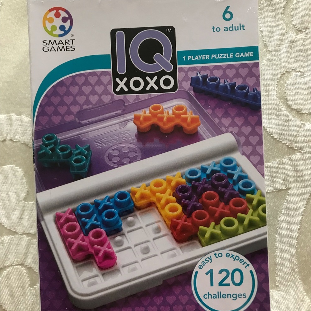 IQ XOXO.   Smart Games